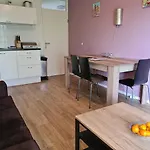 Privatunterkunft Johan's - Since 2014 Roofterrace And Cheap Parking *