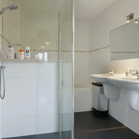 Kwatera prywatna Johan's - Since 2014 Roofterrace And Cheap Parking